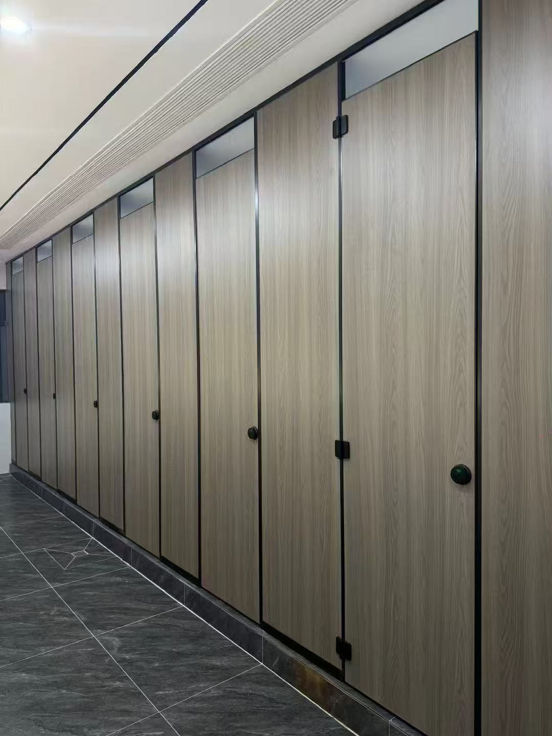 工程必看：高性价比公共卫生间隔断推荐